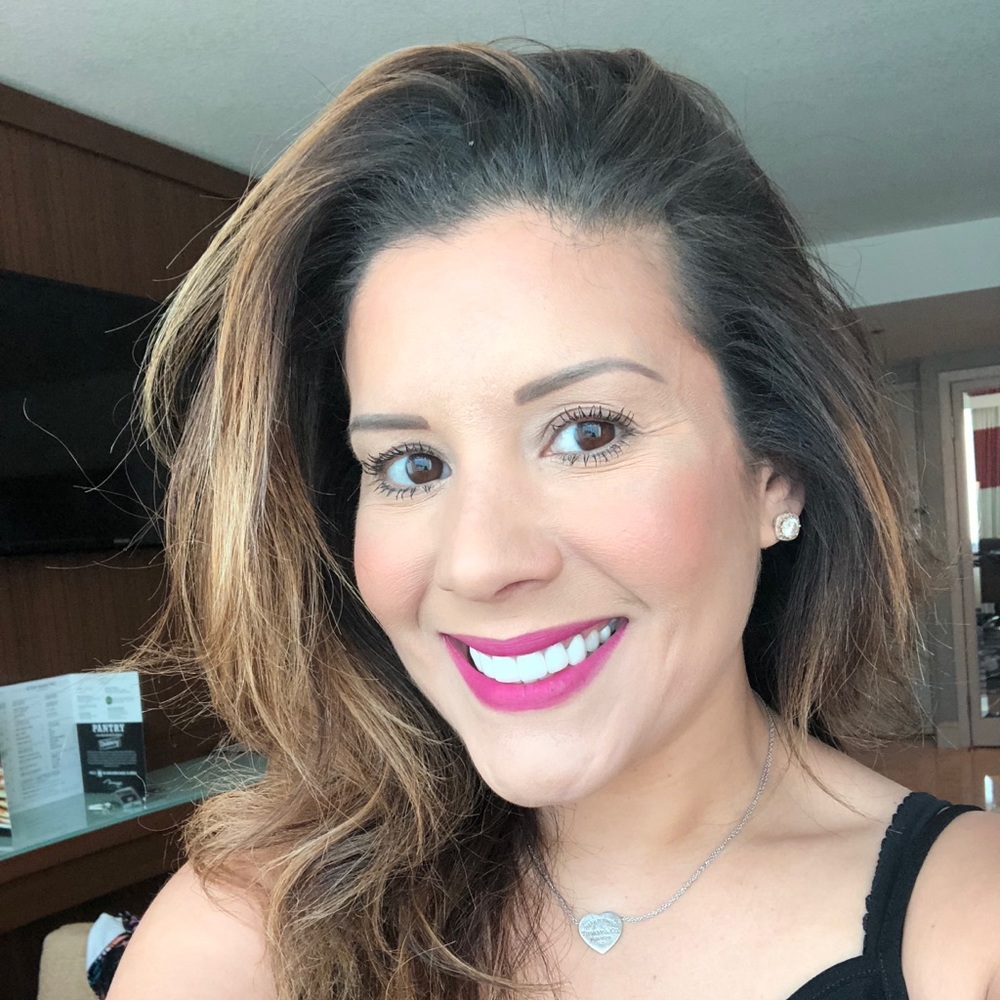 Meet your Posher, Iris